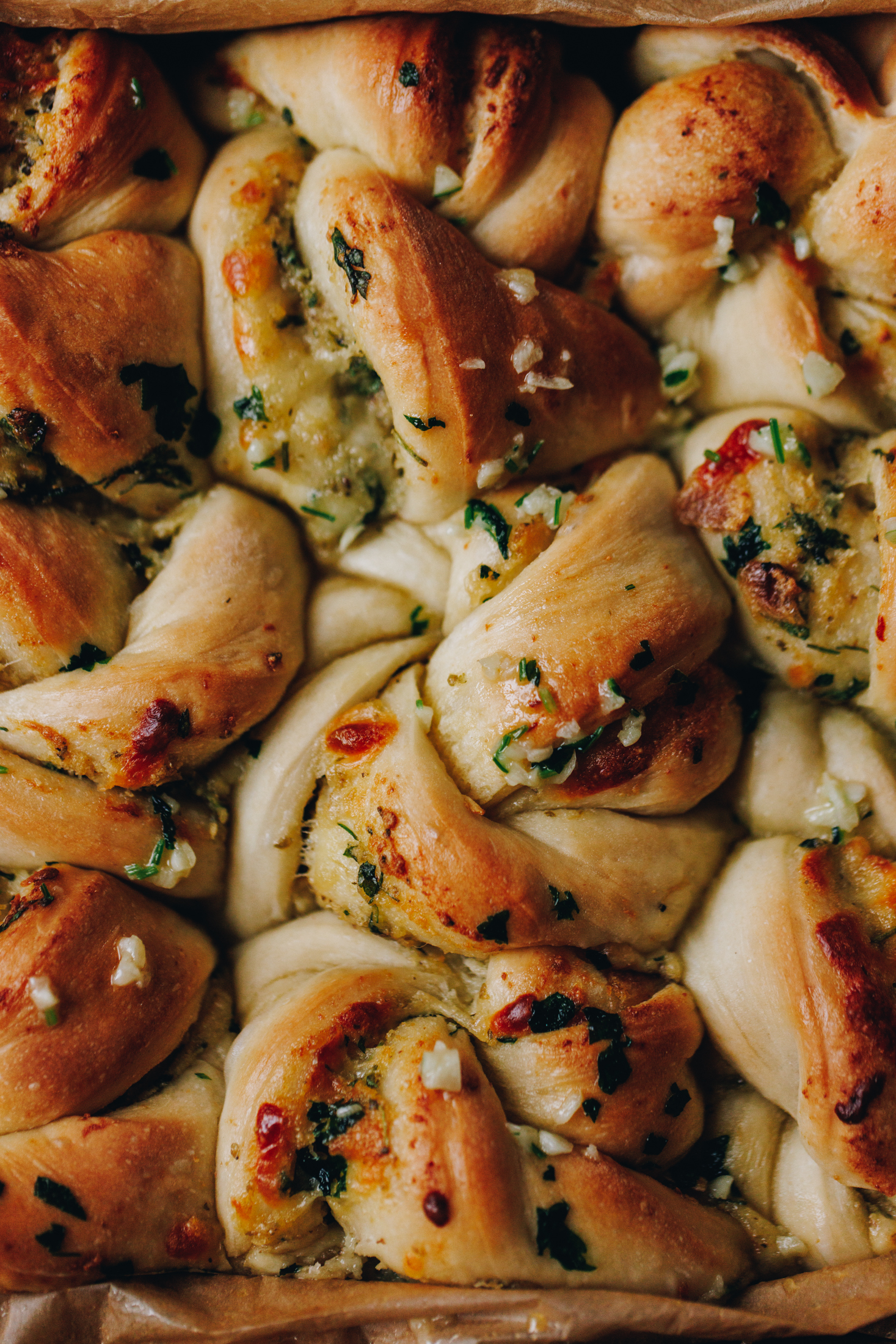Roasted Garlic Knots